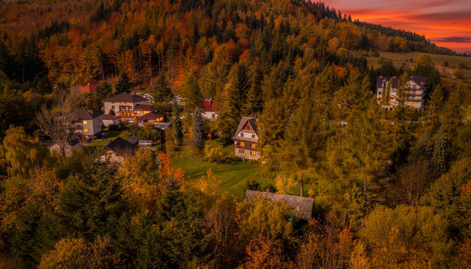 Dom z działką 3 488 m² w Dolinie Zimnika — zdjęcie 15