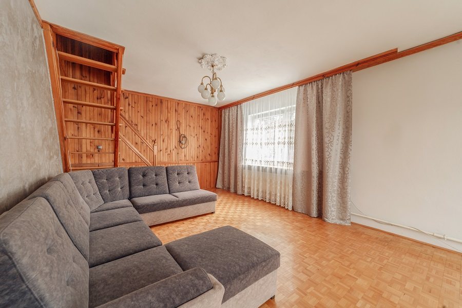 Całe piętro domu 104 m² ze strychem — Kamienica